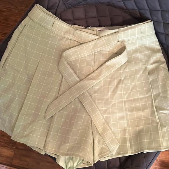 Sunday Best Skort - Picture 1 of 2